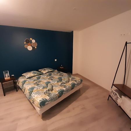 Le Travers Apartamento Joigny Exterior foto
