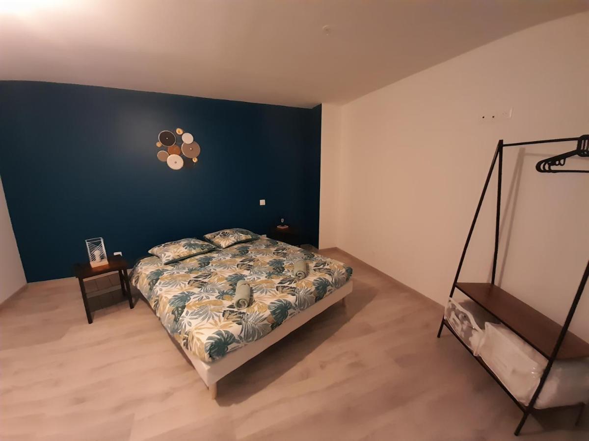 Le Travers Apartamento Joigny Exterior foto